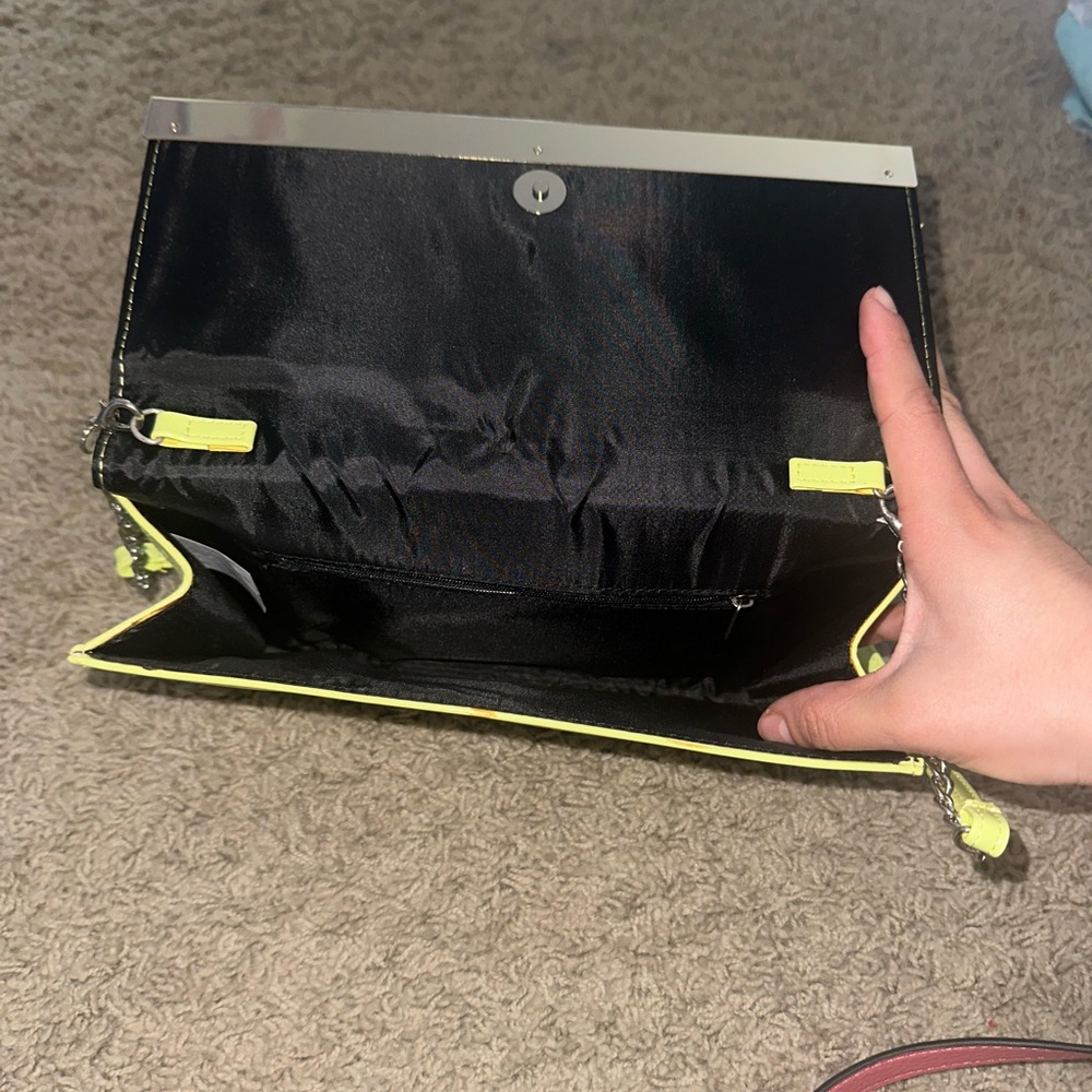Purse - Picture 4 of 4